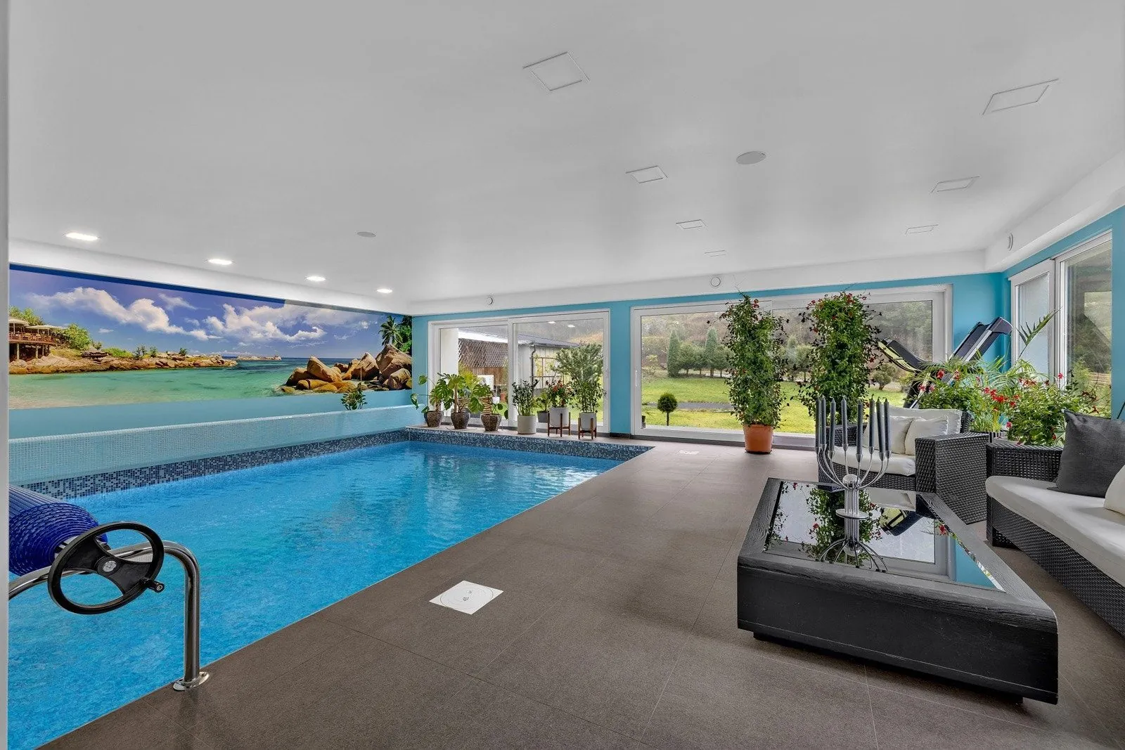 Svømmehall med sittegruppe etter renovering, Funkisvilla Ski, Ski